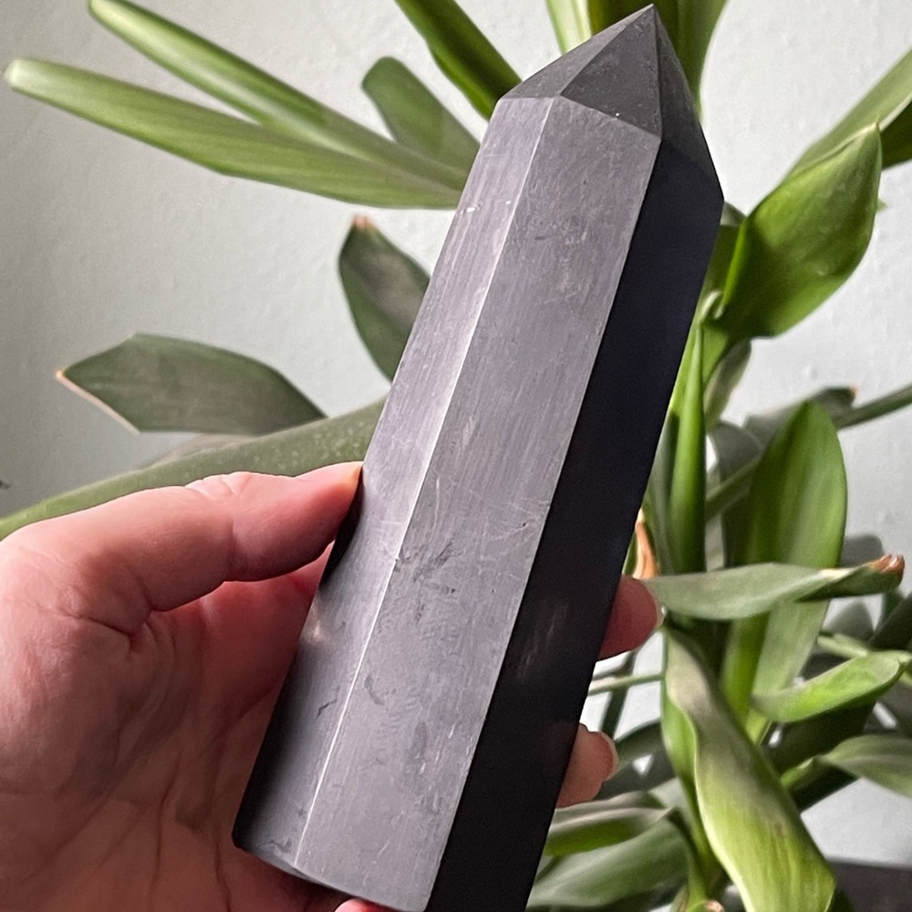 Wow! Large Elite Shungite ‘Miracle Stone’ Gemstone tower - Picture 2 of 10